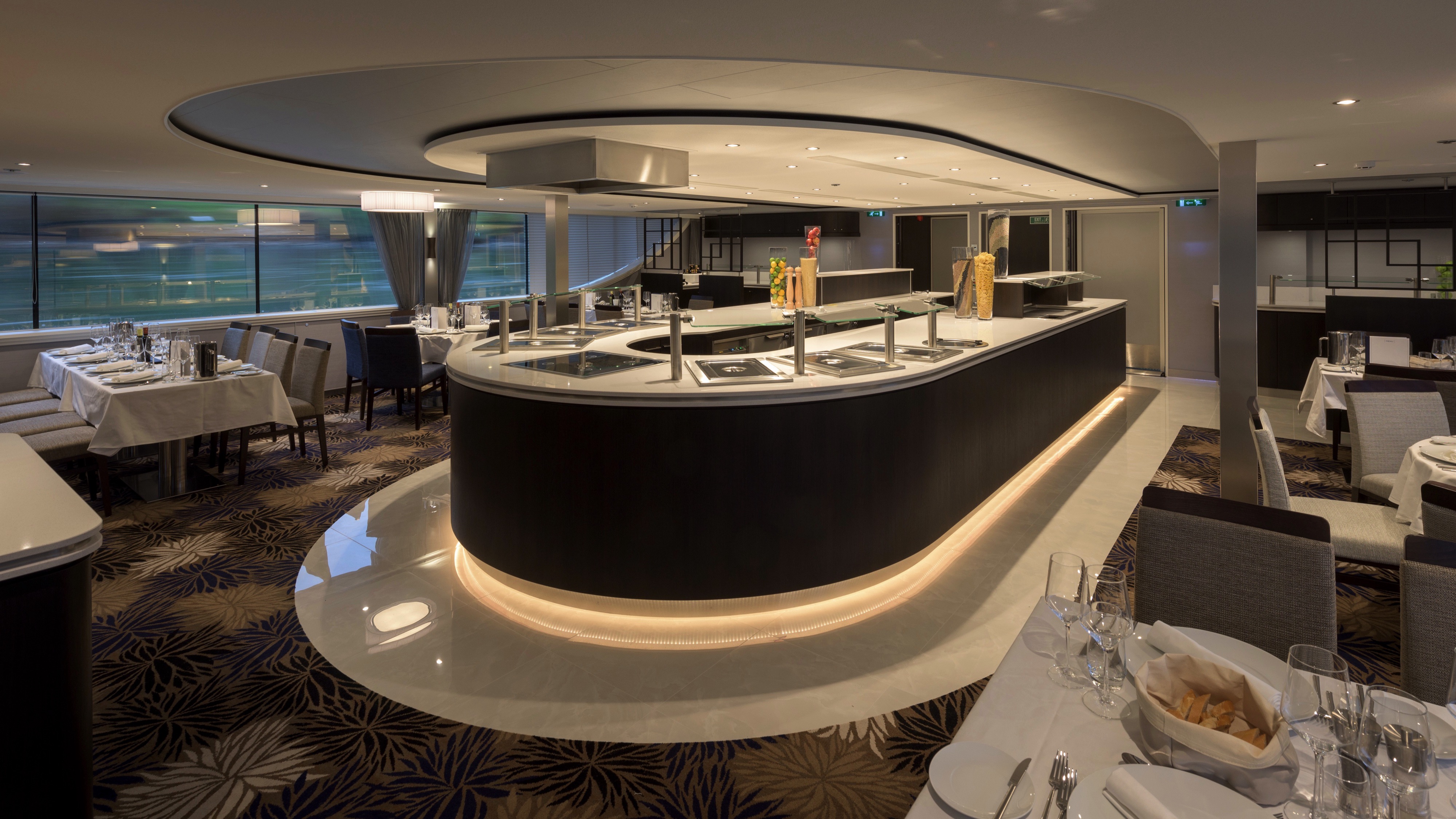 Avalon Passion - Dining Room